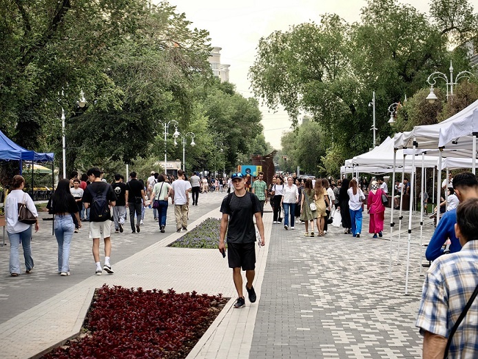 Arbat, Zhibek Zholy street, Almaty